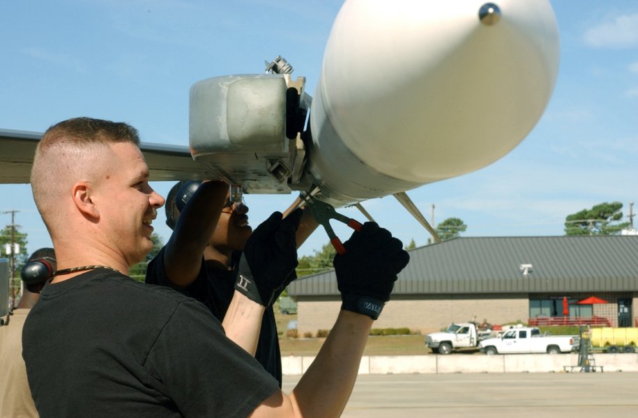 aim-120c.jpg